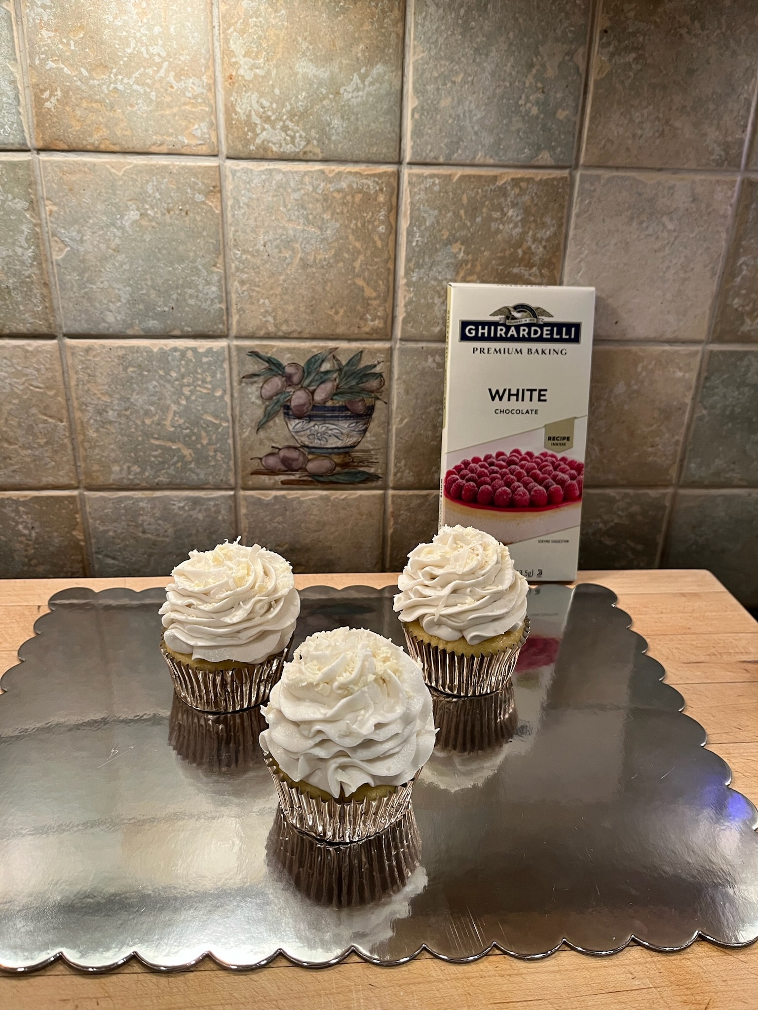Strawberry cupcakes with pink frosting