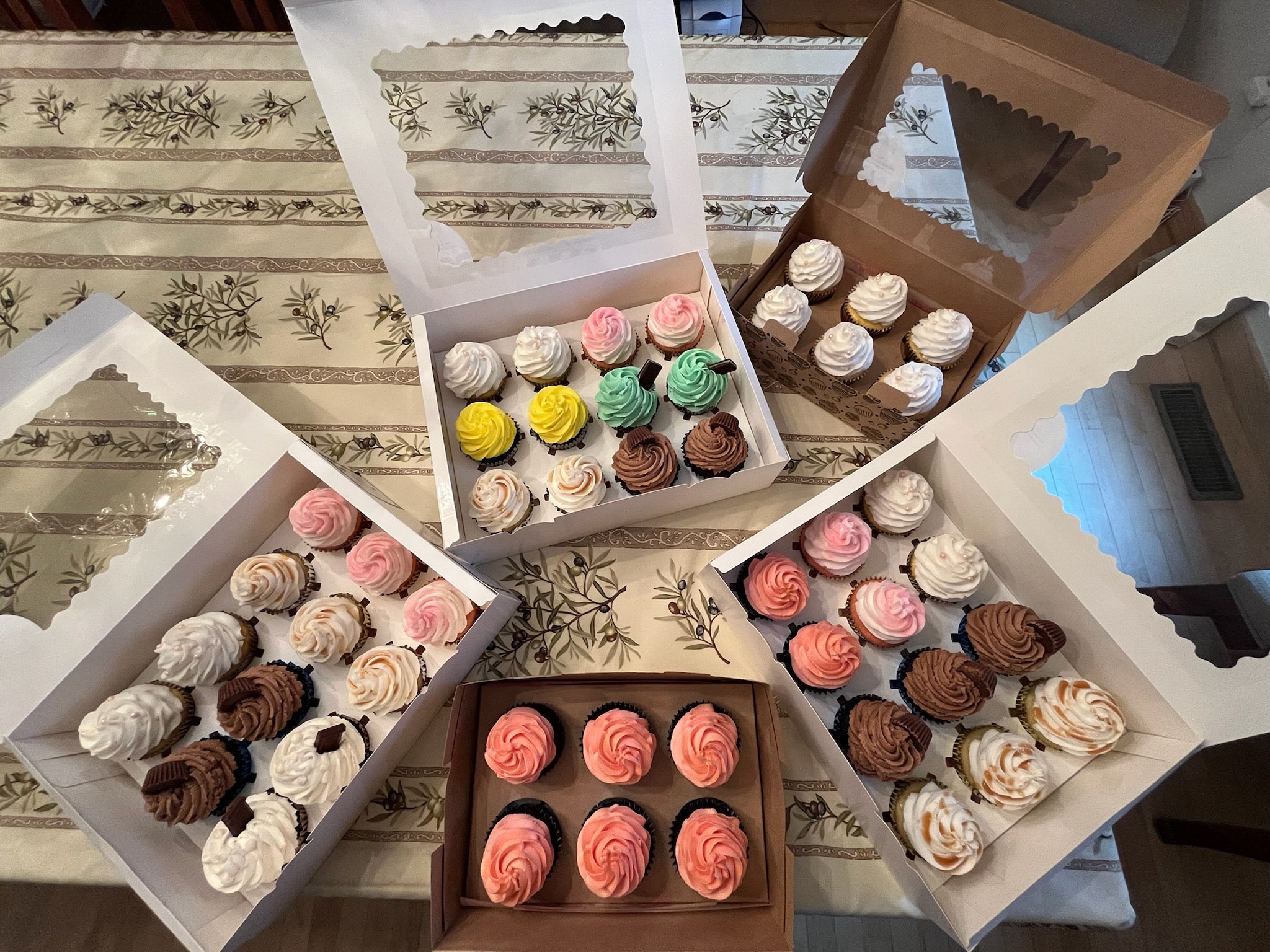 Cupcakes & Cakes
